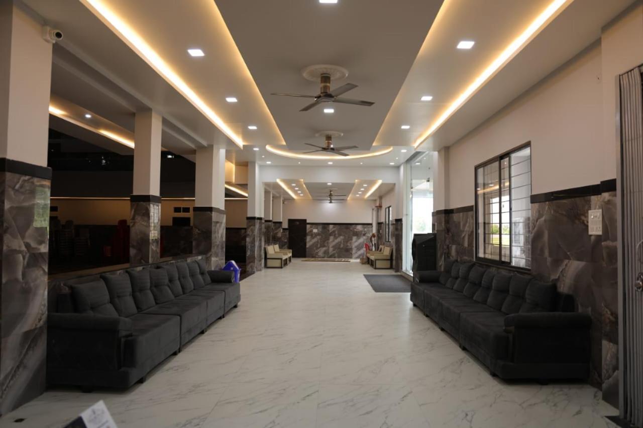 Navkar Palace Hotel & Resort, Sanawad Εξωτερικό φωτογραφία