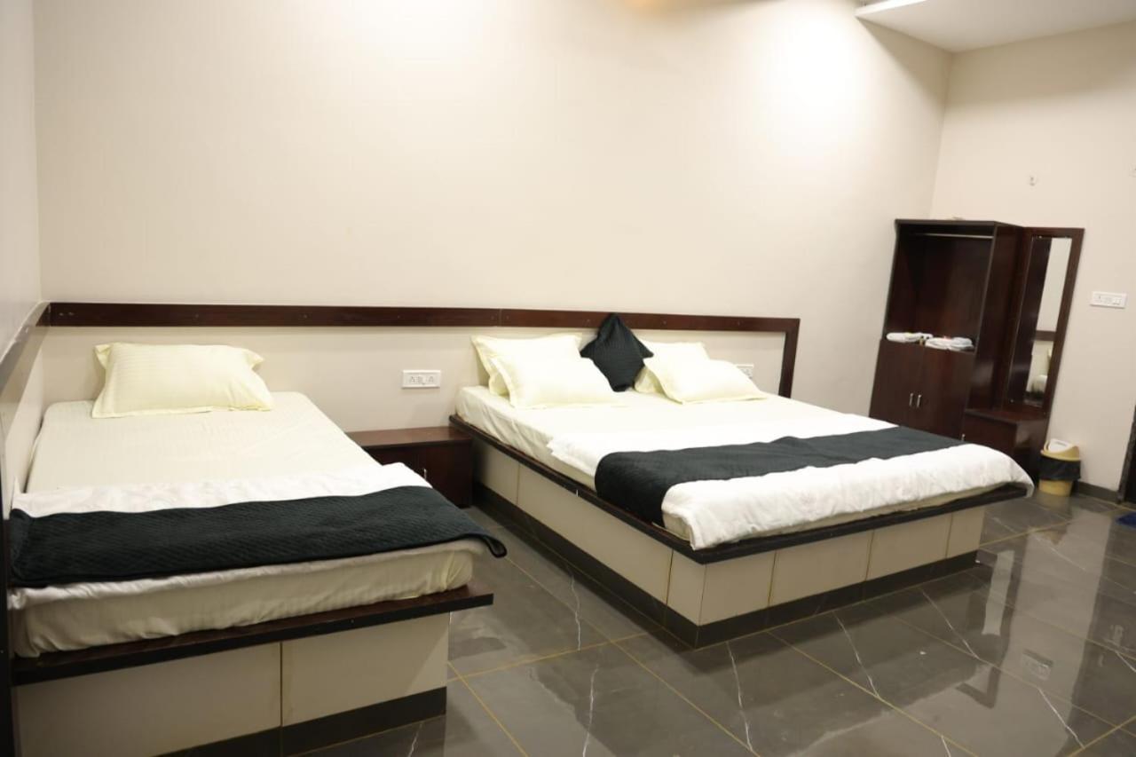 Navkar Palace Hotel & Resort, Sanawad Εξωτερικό φωτογραφία